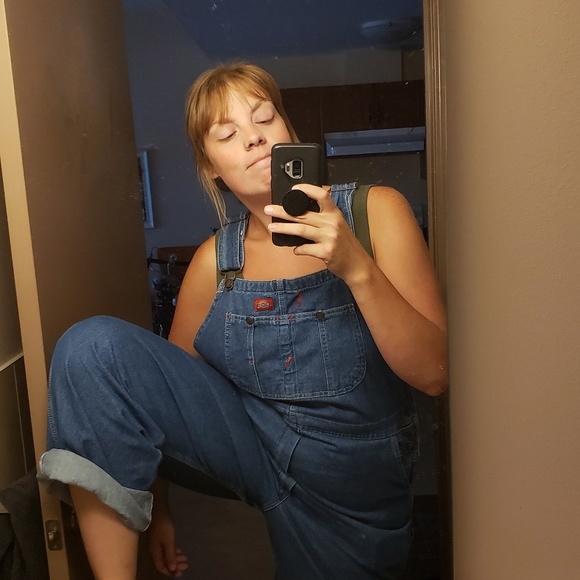 Meet your Posher, Andrea - Picture 1 of 1